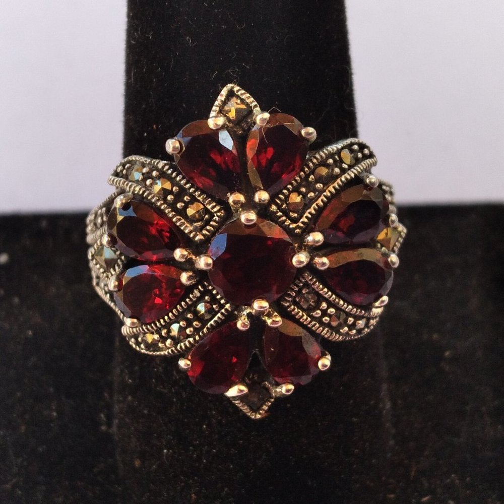 Vintage Garnet Gemstone and Sterling Silver Ring